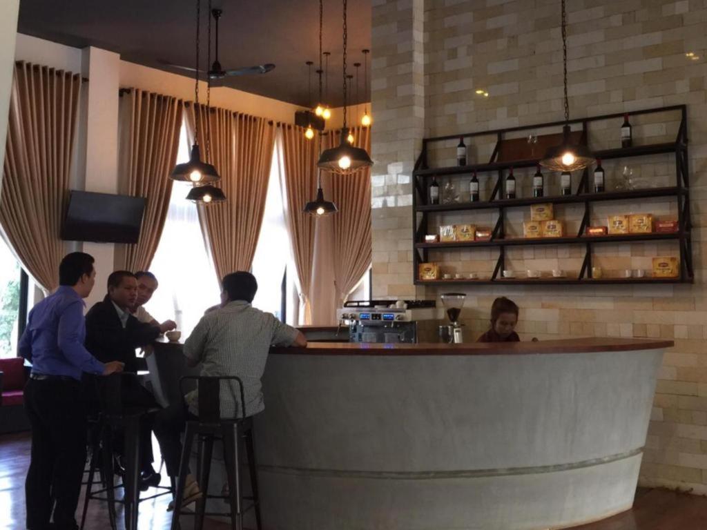 伊克朗姆酒店 Banlung 外观 照片
